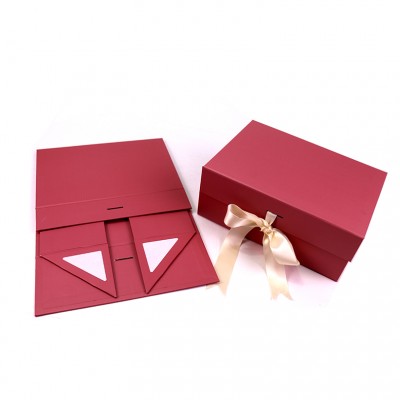 Wholesale Custom Fancy Magnetic gift box with ribbon closure